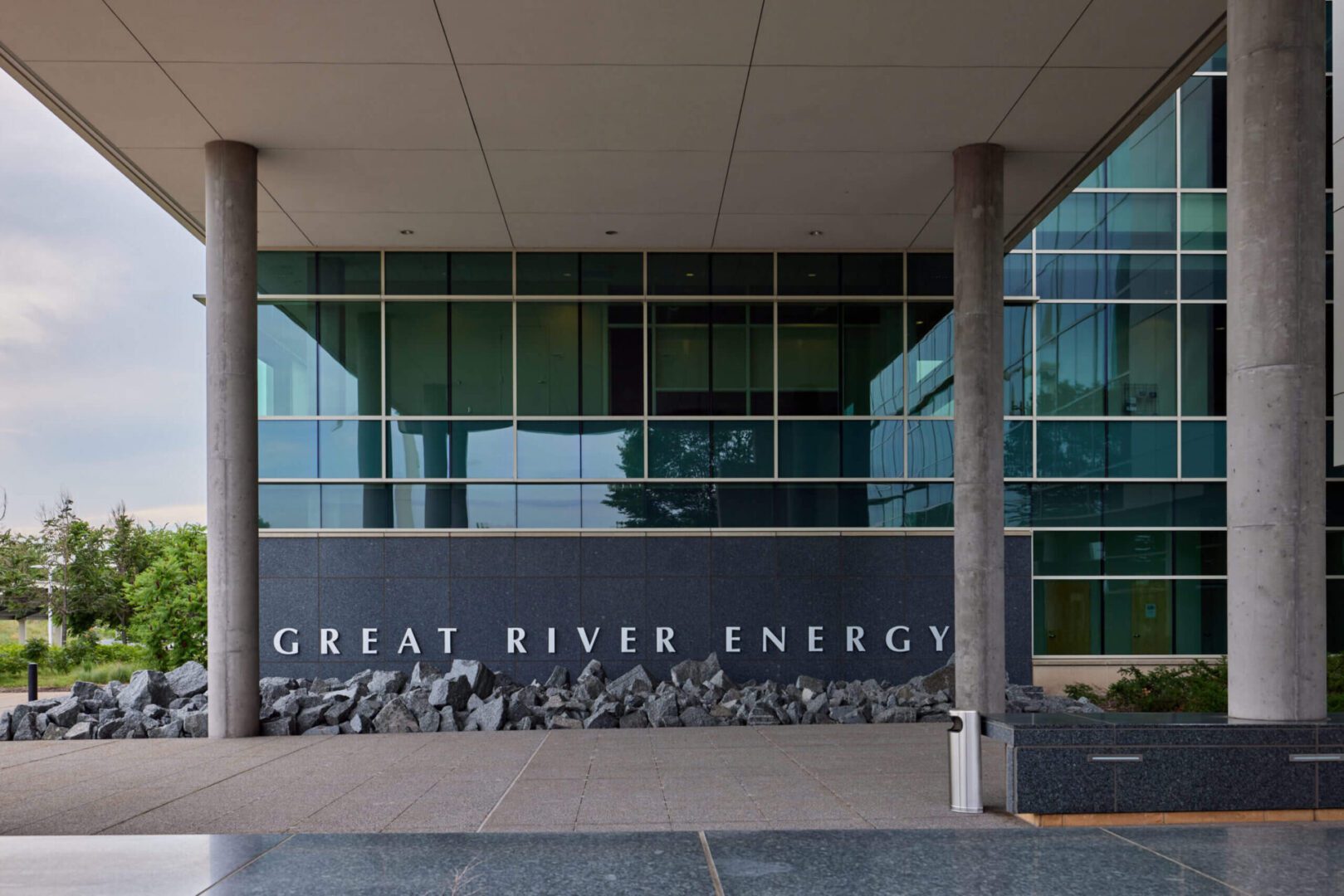 A building with the words " great river energy ".